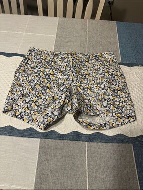 Old Navy Floral Bermuda Shorts in White, Navy & Yellow
